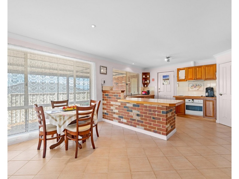 6 Mudge Retreat, Spencer Park WA 6330