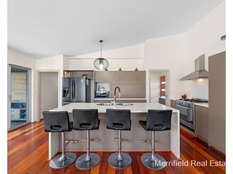 10 Rossiter Road, Goode Beach WA 6330