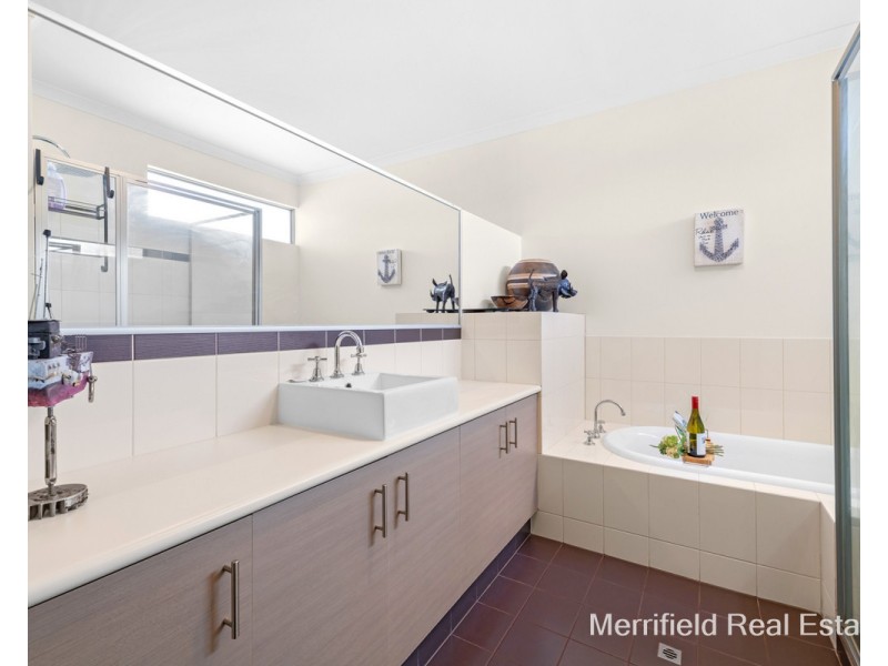 10 Rossiter Road, Goode Beach WA 6330