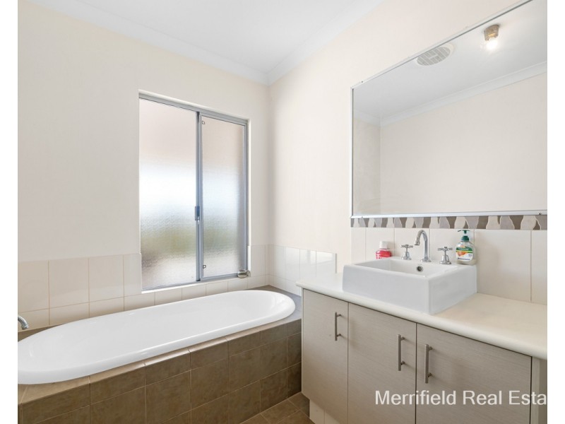 10 Rossiter Road, Goode Beach WA 6330