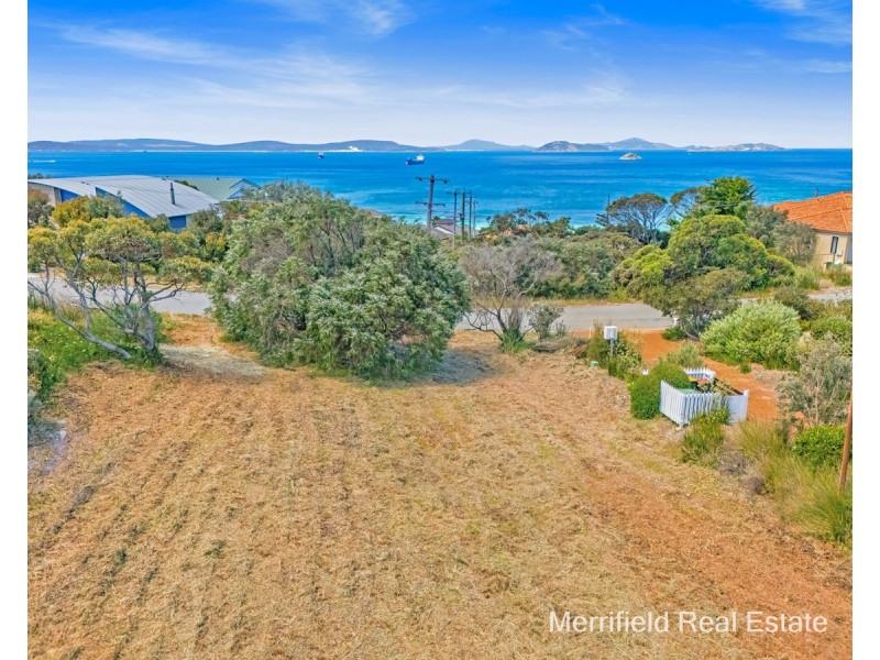 11 Caledonia Crescent, Goode Beach WA 6330