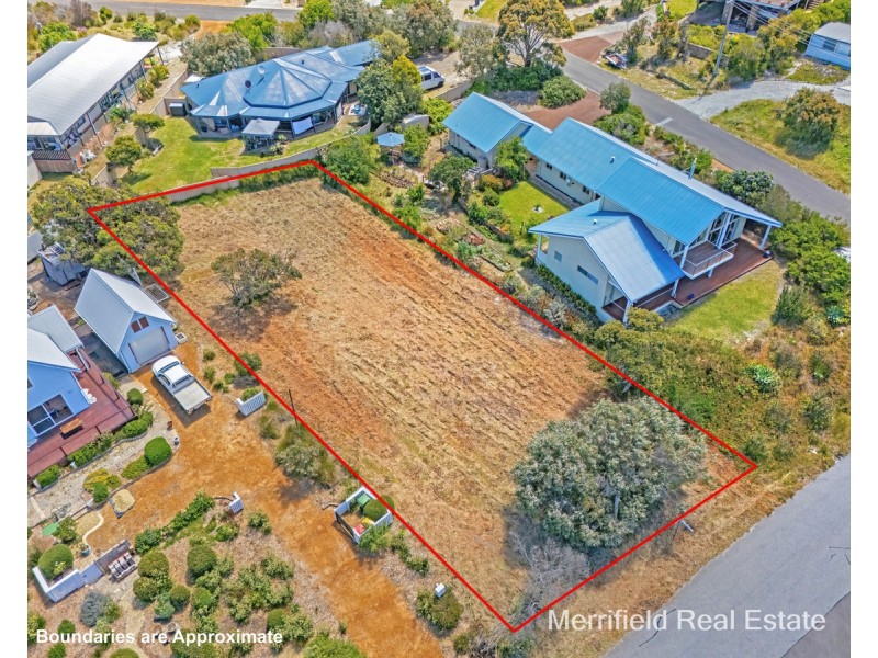 11 Caledonia Crescent, Goode Beach WA 6330