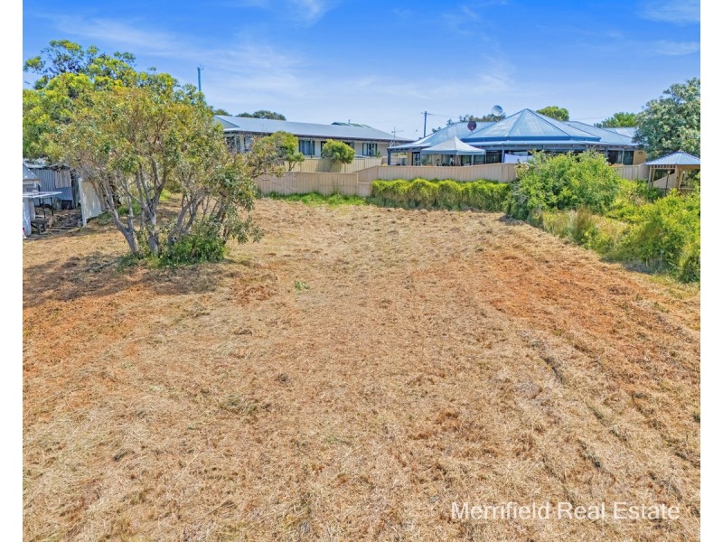 11 Caledonia Crescent, Goode Beach WA 6330