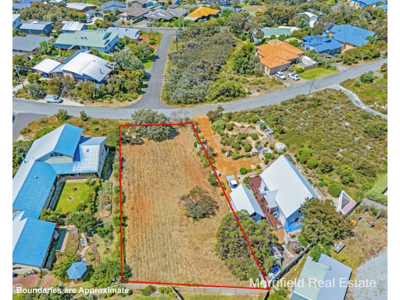 11 Caledonia Crescent, Goode Beach WA 6330