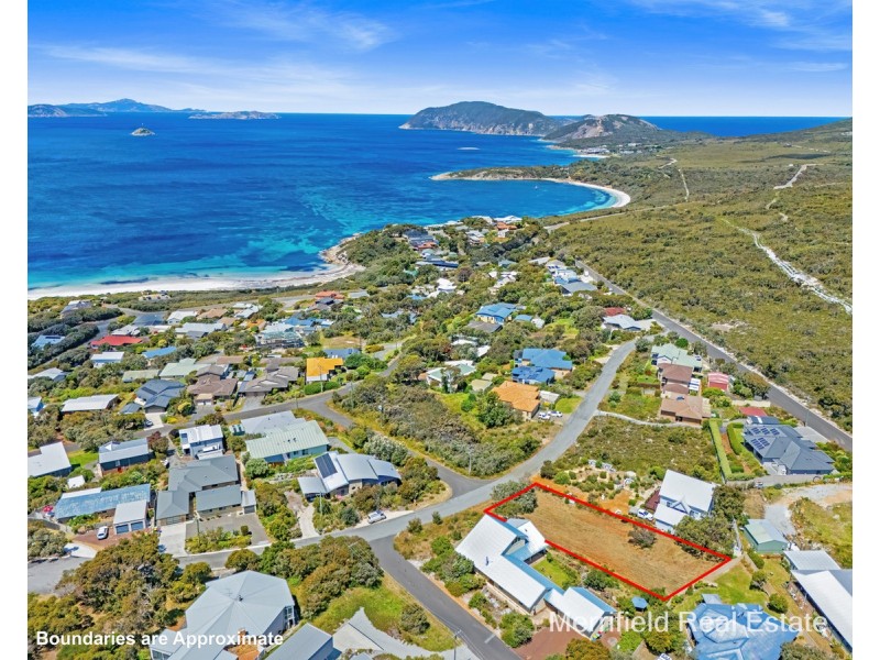 11 Caledonia Crescent, Goode Beach WA 6330