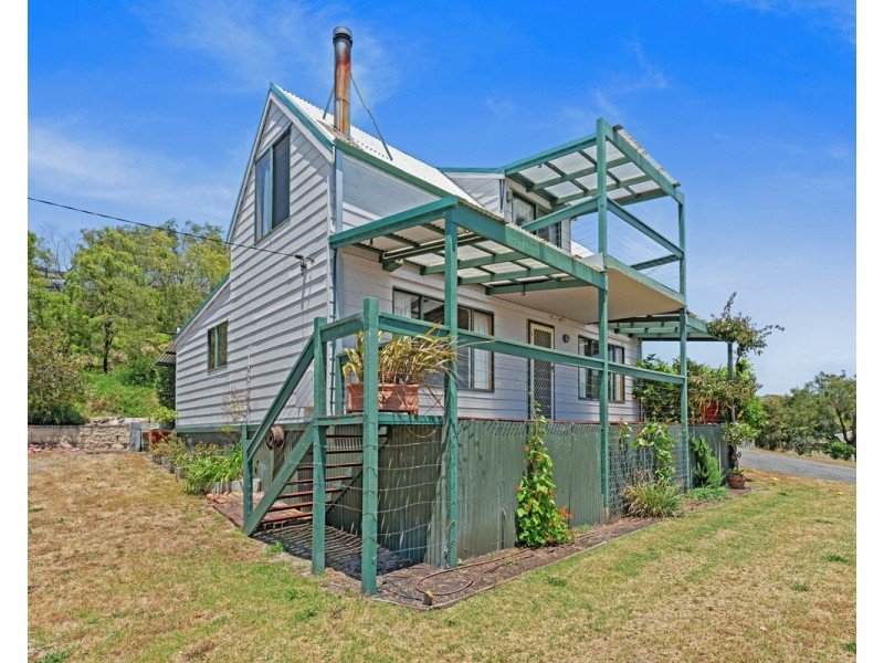 7 Connelly Street, Little Grove WA 6330