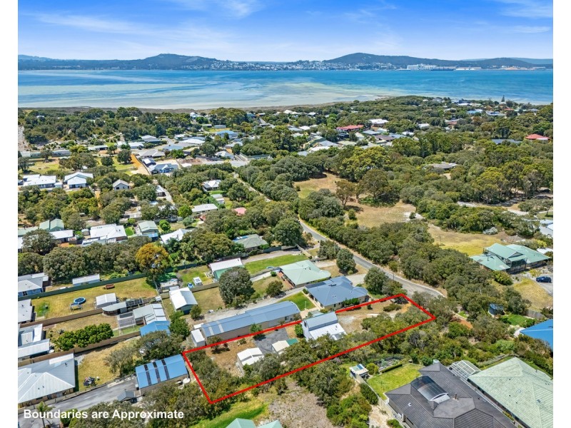 7 Connelly Street, Little Grove WA 6330
