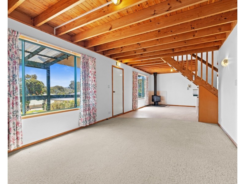 7 Connelly Street, Little Grove WA 6330