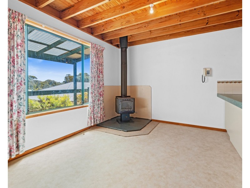 7 Connelly Street, Little Grove WA 6330