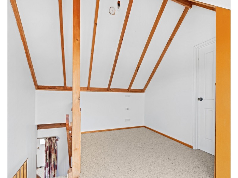 7 Connelly Street, Little Grove WA 6330