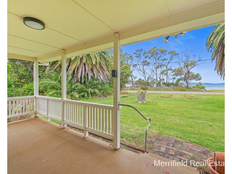 111 The Esplanade, Lower King WA 6330