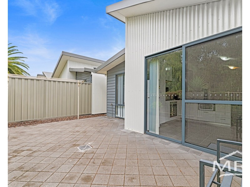 16/20 Grove Street West, Little Grove WA 6330
