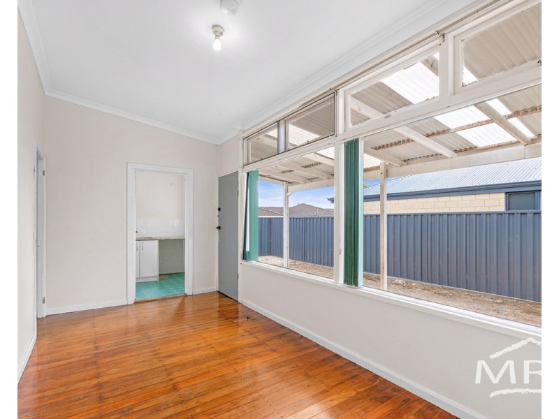 24 Bathurst Street, Mira Mar WA 6330