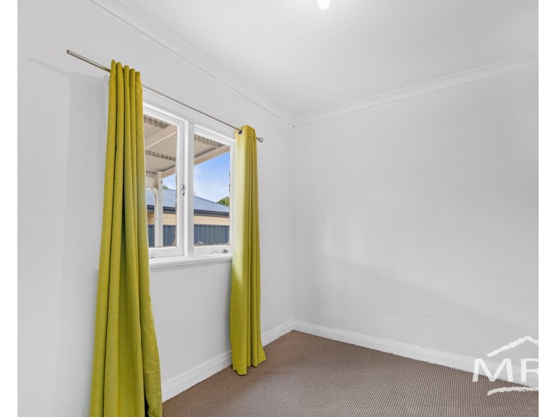 24 Bathurst Street, Mira Mar WA 6330