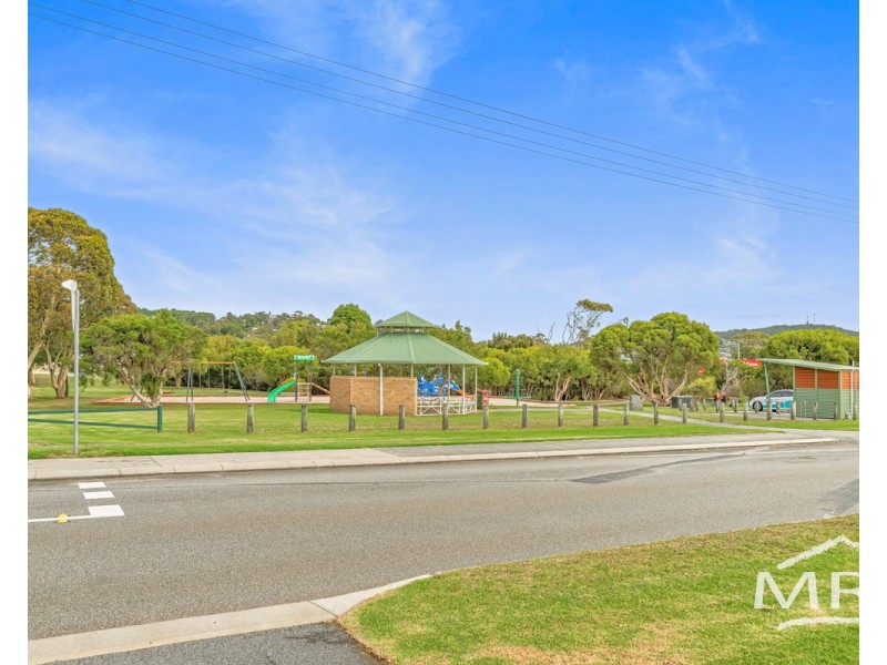 24 Bathurst Street, Mira Mar WA 6330