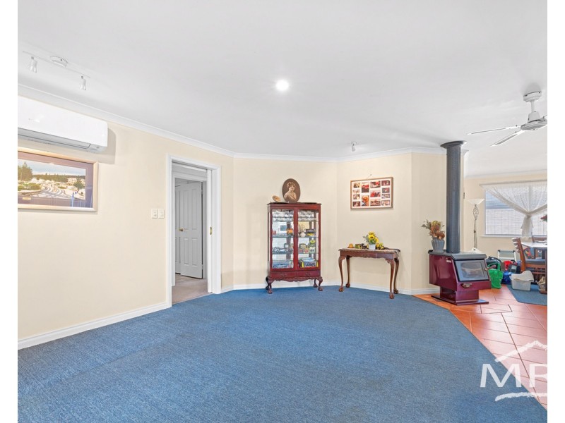 28 Lorenzo Way, Orana WA 6330