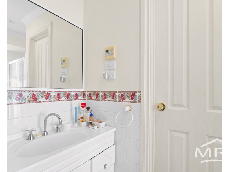 28 Lorenzo Way, Orana WA 6330