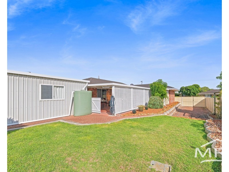 28 Lorenzo Way, Orana WA 6330