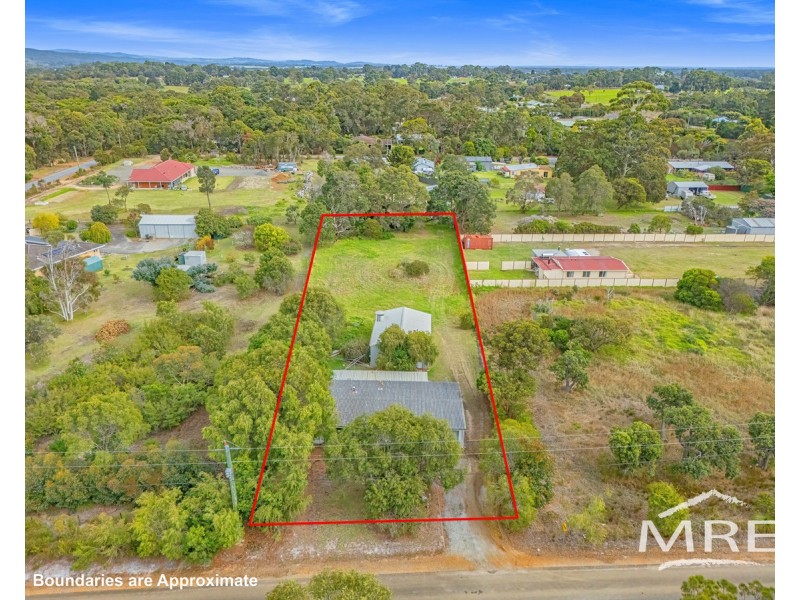 8 Moortown Road, Gledhow WA 6330