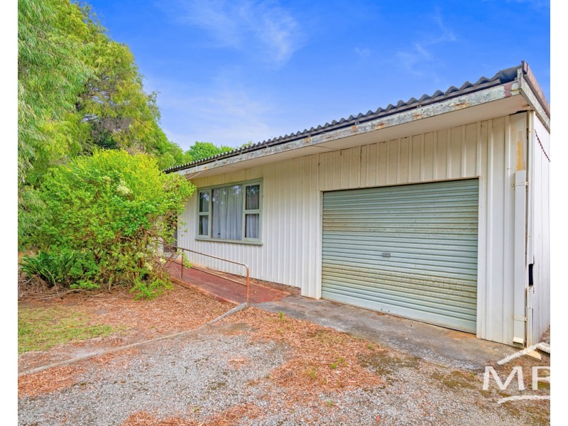 8 Moortown Road, Gledhow WA 6330