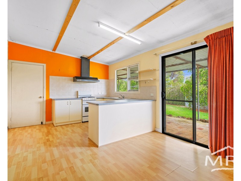 8 Moortown Road, Gledhow WA 6330