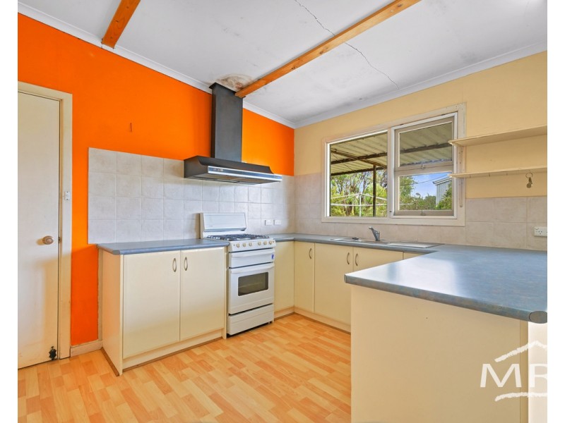 8 Moortown Road, Gledhow WA 6330