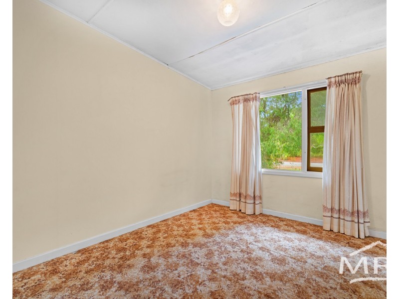 8 Moortown Road, Gledhow WA 6330