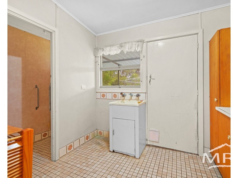 8 Moortown Road, Gledhow WA 6330