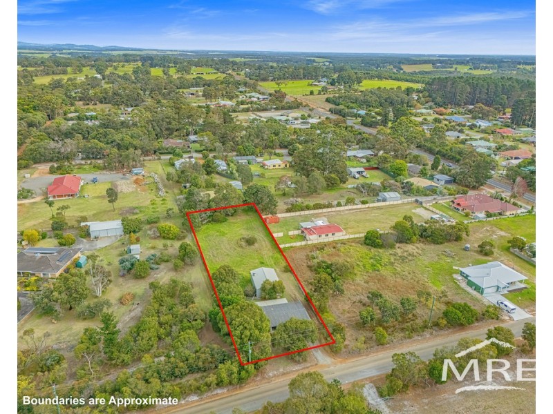 8 Moortown Road, Gledhow WA 6330