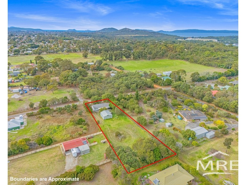 8 Moortown Road, Gledhow WA 6330