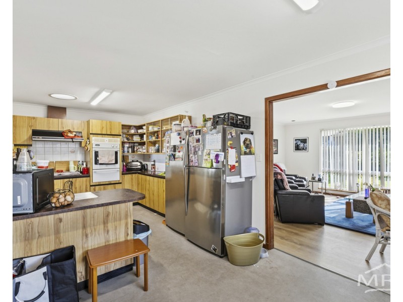 15 Sherwood Drive, Mckail WA 6330
