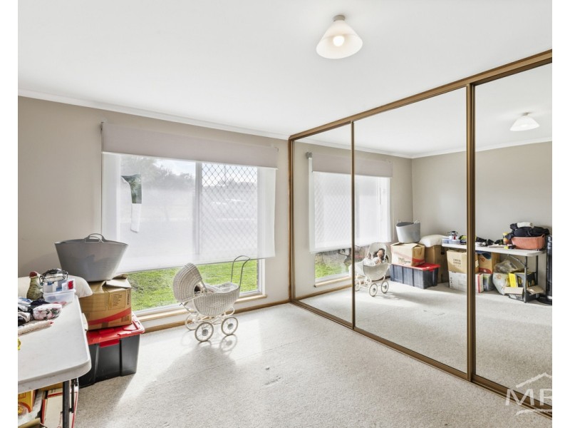 15 Sherwood Drive, Mckail WA 6330