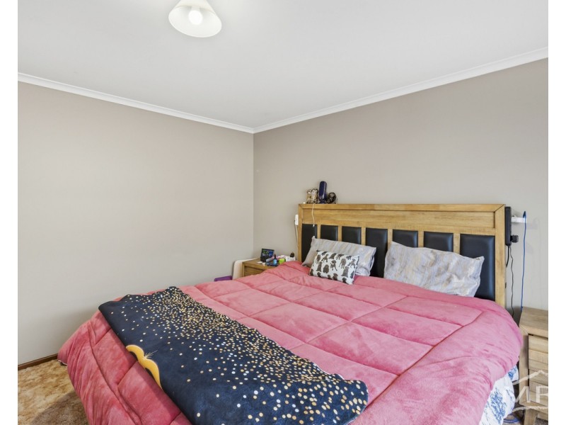 15 Sherwood Drive, Mckail WA 6330
