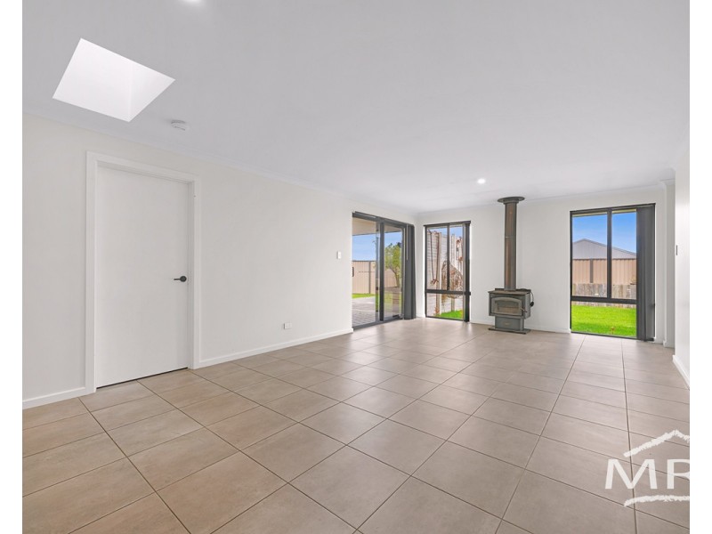 13 Cahill Court, Gledhow WA 6330