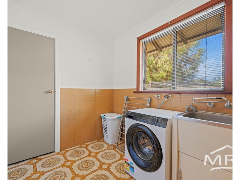 35 Queen Street, Little Grove WA 6330