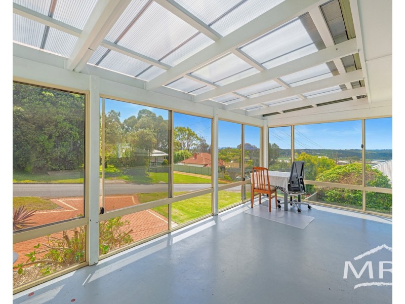 12 Johnston Street, Mount Melville WA 6330