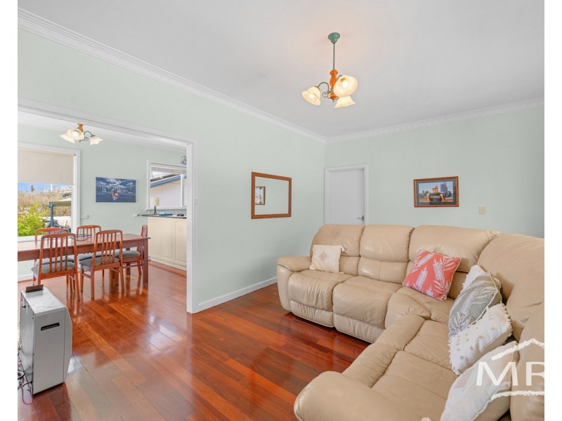 12 Johnston Street, Mount Melville WA 6330