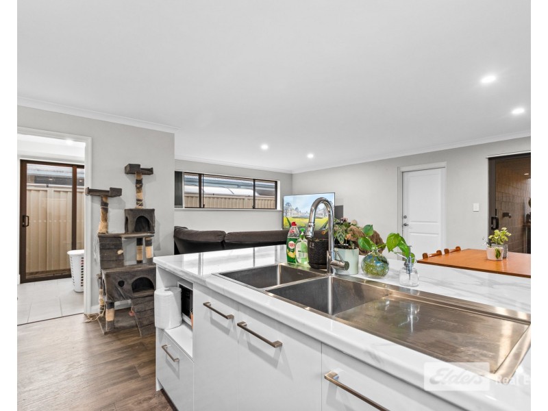 97 Radiata Drive, Mckail WA 6330