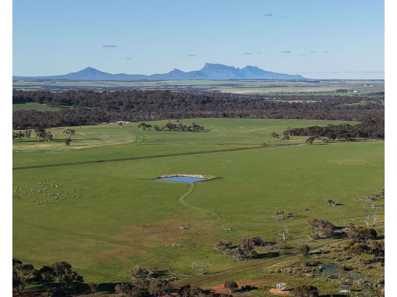 594 Knight Road, Porongurup WA 6324