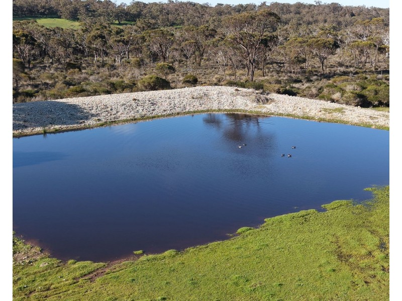 594 Knight Road, Porongurup WA 6324