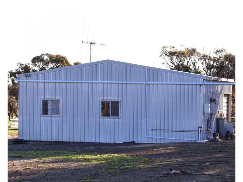 594 Knight Road, Porongurup WA 6324