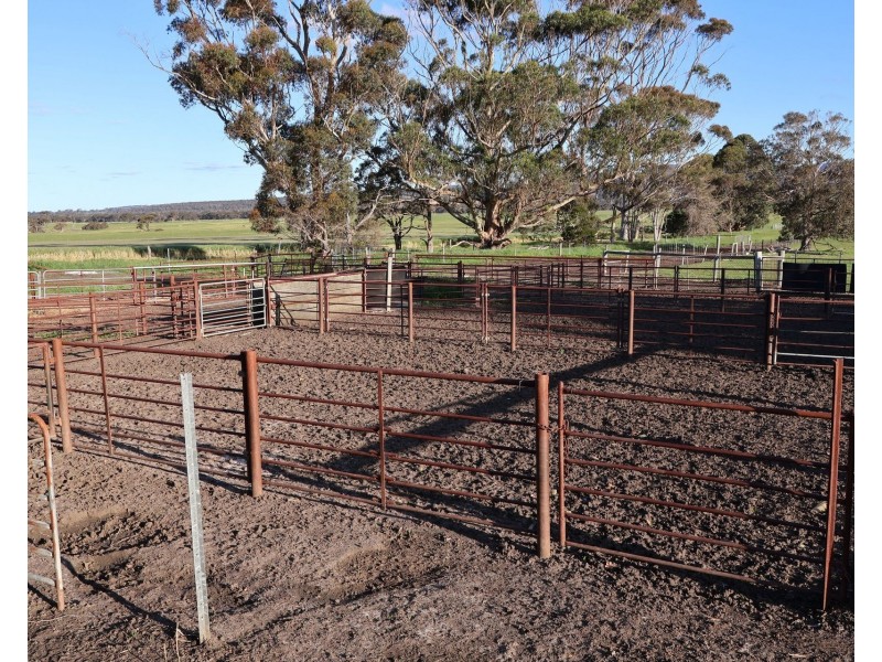 594 Knight Road, Porongurup WA 6324