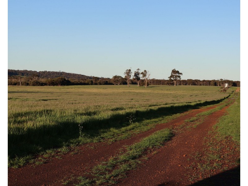 491 Knight Road, Porongurup WA 6324