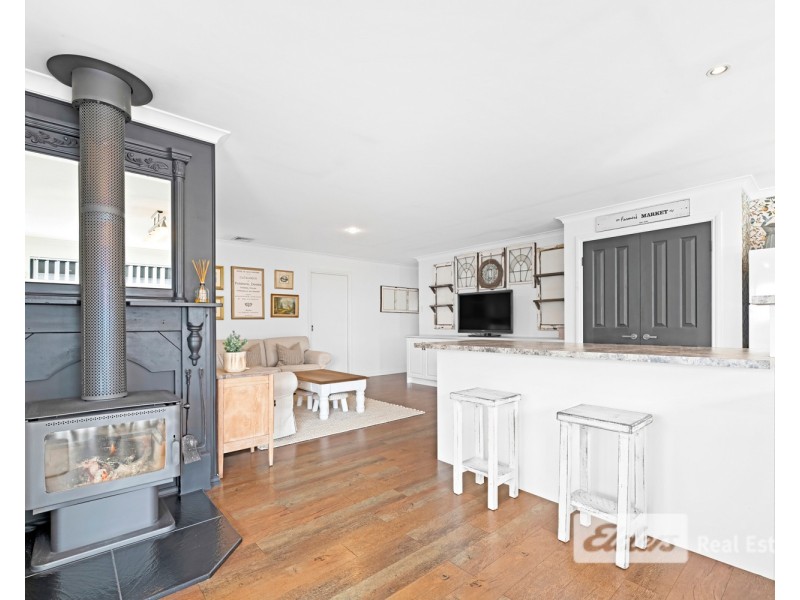 12 Pluto Rise, Mckail WA 6330