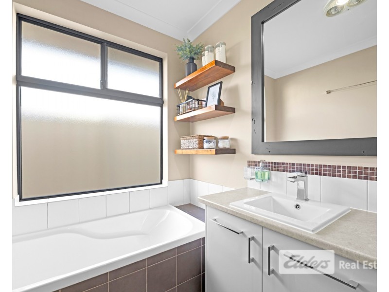 12 Pluto Rise, Mckail WA 6330