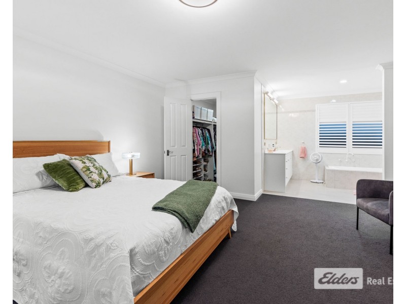 13 Serpentine Crescent, Mount Melville WA 6330