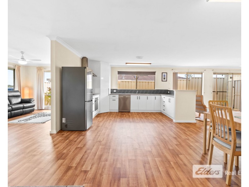 5 Vivian Crescent, Lockyer WA 6330