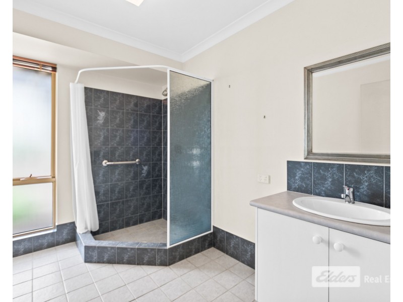 5 Vivian Crescent, Lockyer WA 6330