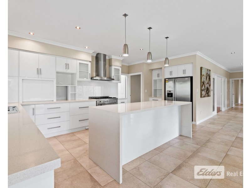 604 Frenchman Bay Road, Little Grove WA 6330