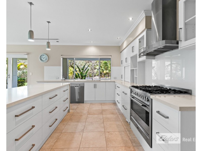 604 Frenchman Bay Road, Little Grove WA 6330